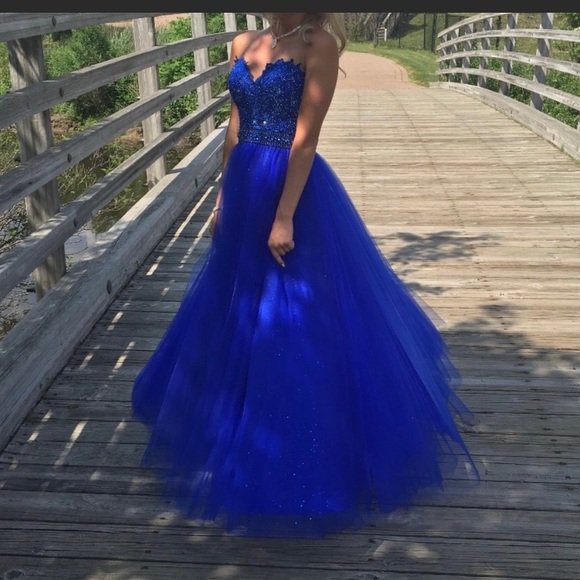 Prom dress - Picture 2 of 2